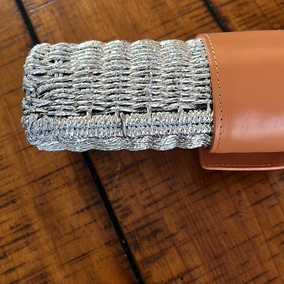 Authentic refurbished Tory Burch purse/clutch - Picture 4 of 8